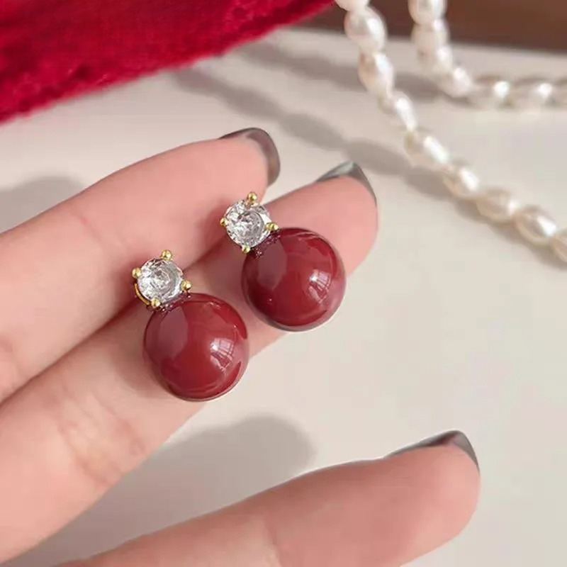 Street Fashion Earrings - Fashion Pearl Stud Earrings High Sense