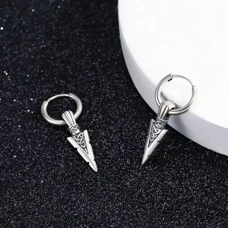 Street Fashion Earrings - 1 pair of fashionable punk Gothic