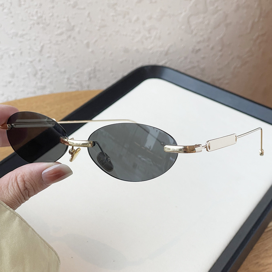 Plain Frameless Oval Flat Glas - Street Fashion Shoot reseña y precio